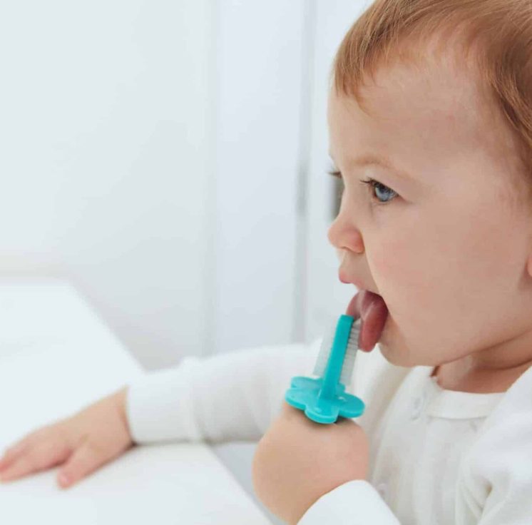 How do i brush my baby's teeth?